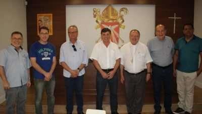 Prefeito eleito, Celso Pozzobom, visita o Bispo Dom Mamede para diálogo