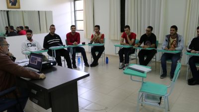 Padre Carlos Alberto de Figueiredo ministra palestra para Seminaristas  com o tema (Fakenews)