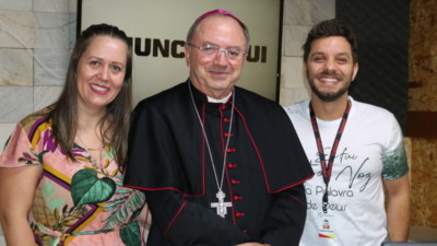 Fiéis de toda região interagem com o Bispo pela Rádio Inconfidência