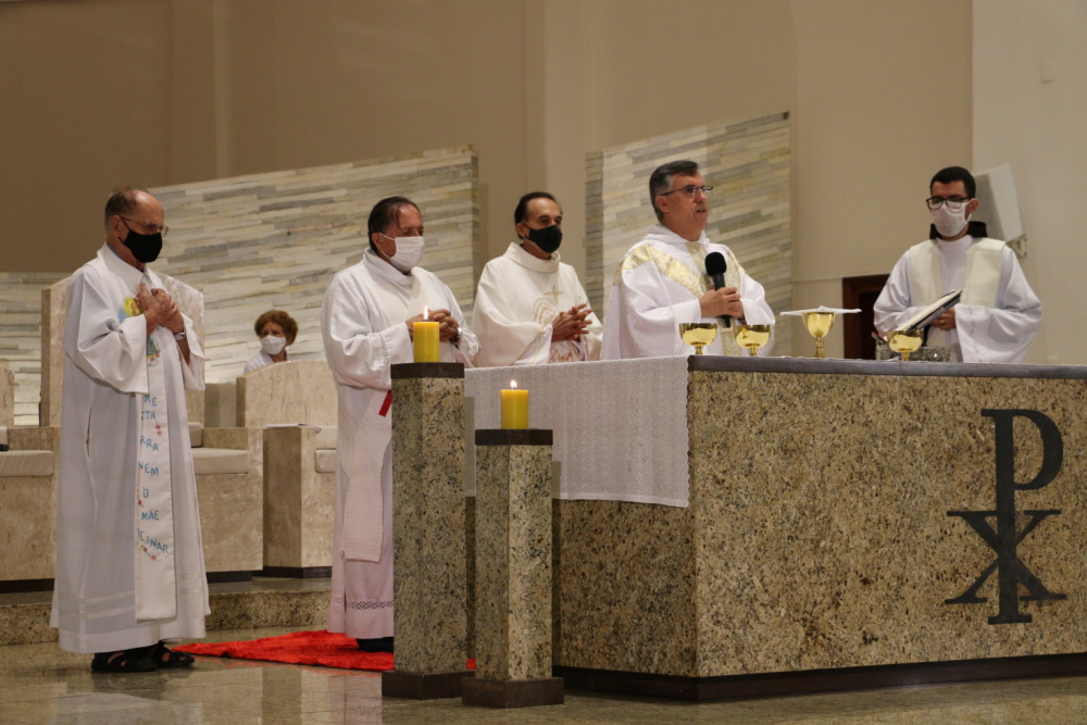 Missa marca abertura do Curso de Teologia e comemoração dos 60 anos Paróquia São Francisco de Assis