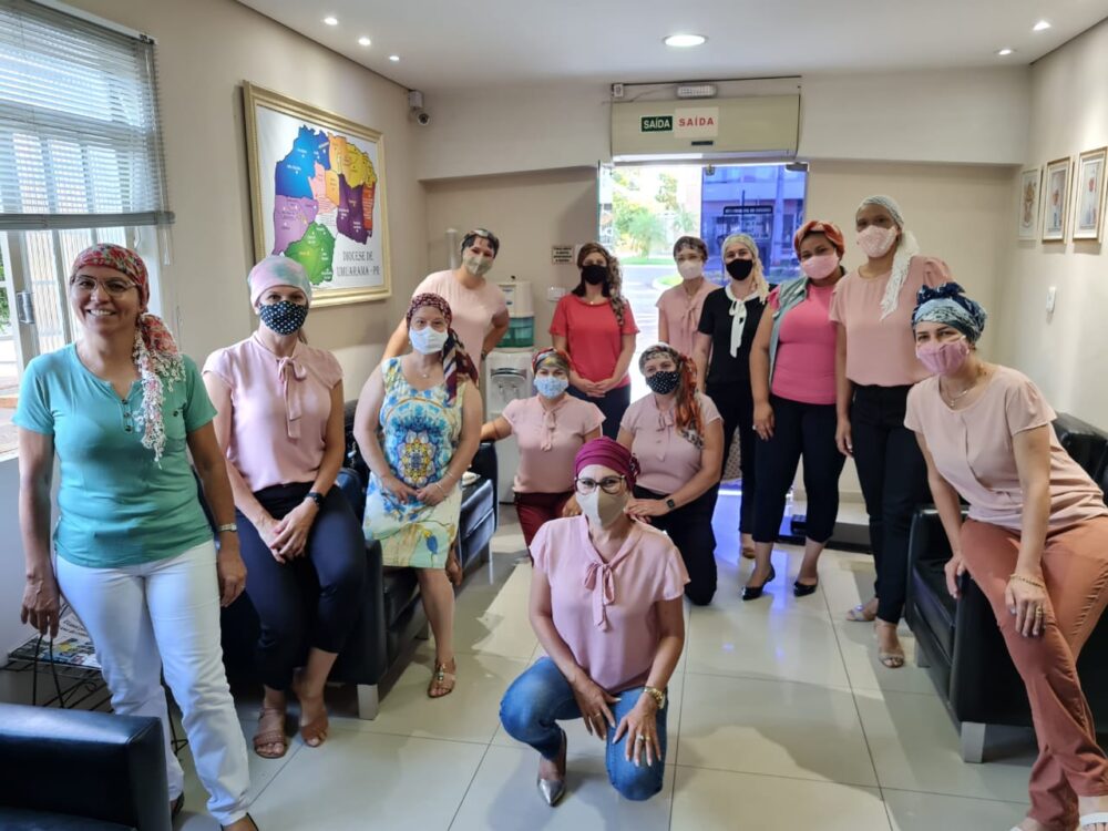 Mulheres da Cúria Diocesana em apoio à companheira com Câncer