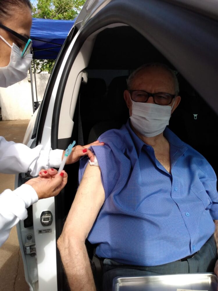 Dom José recebe a segunda dose da vacina contra a COVID-19