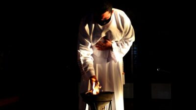 Vigília pascal marca a celebração do Sábado Santo