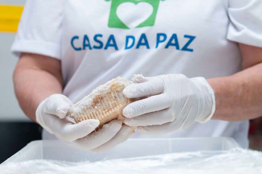 Casa da Paz produz o tradicional bolo de Santo Antônio