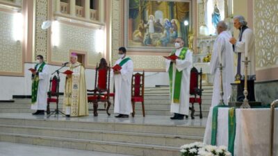 Sacerdotes da Diocese de Umuarama, em retiro on-line, meditam sobre o ministério diante da pandemia