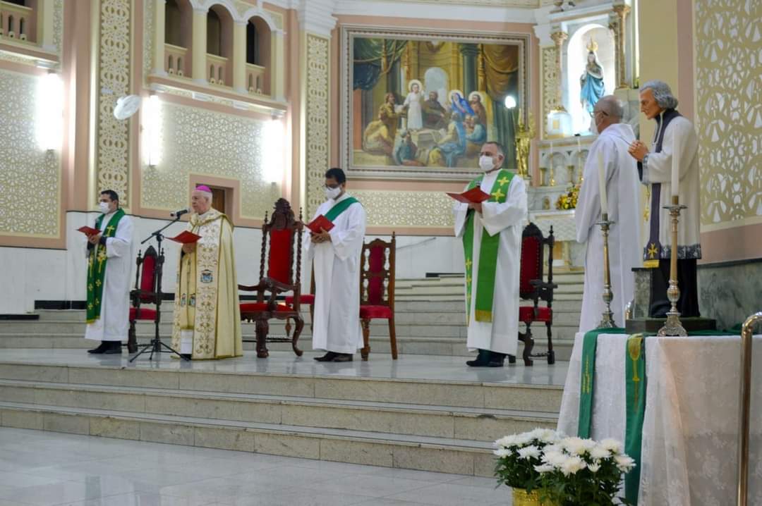 Sacerdotes da Diocese de Umuarama, em retiro on-line, meditam sobre o ministério diante da pandemia