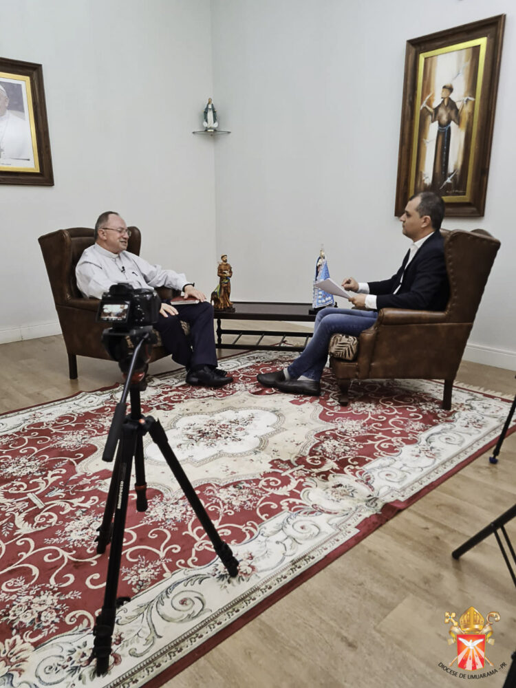 Dom João Mamede grava para TV Evangelizar