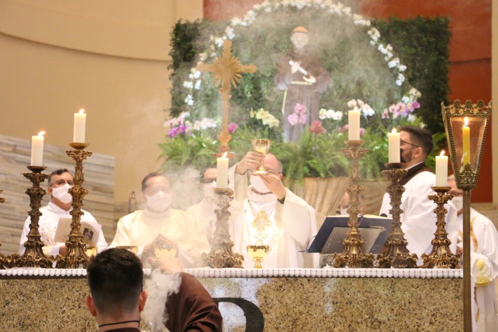 São Francisco, um farol na escuridão do mundo