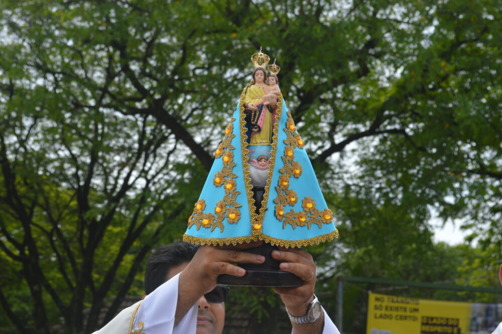 Paróquia de São Manoel recebe réplica da Padroeira