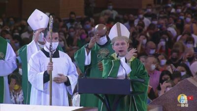 Dom Antonio Luiz celebra Missa em Aparecida