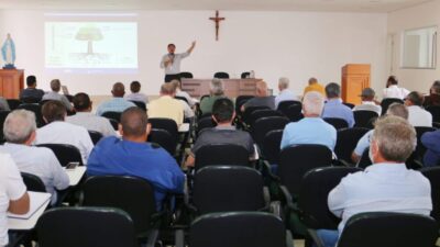 Reunião do Clero trata da LGPD e do Jubileu de Ouro da Diocese