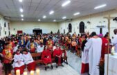 Paróquia Santa Clara de Assis celebra sacramento da Crisma