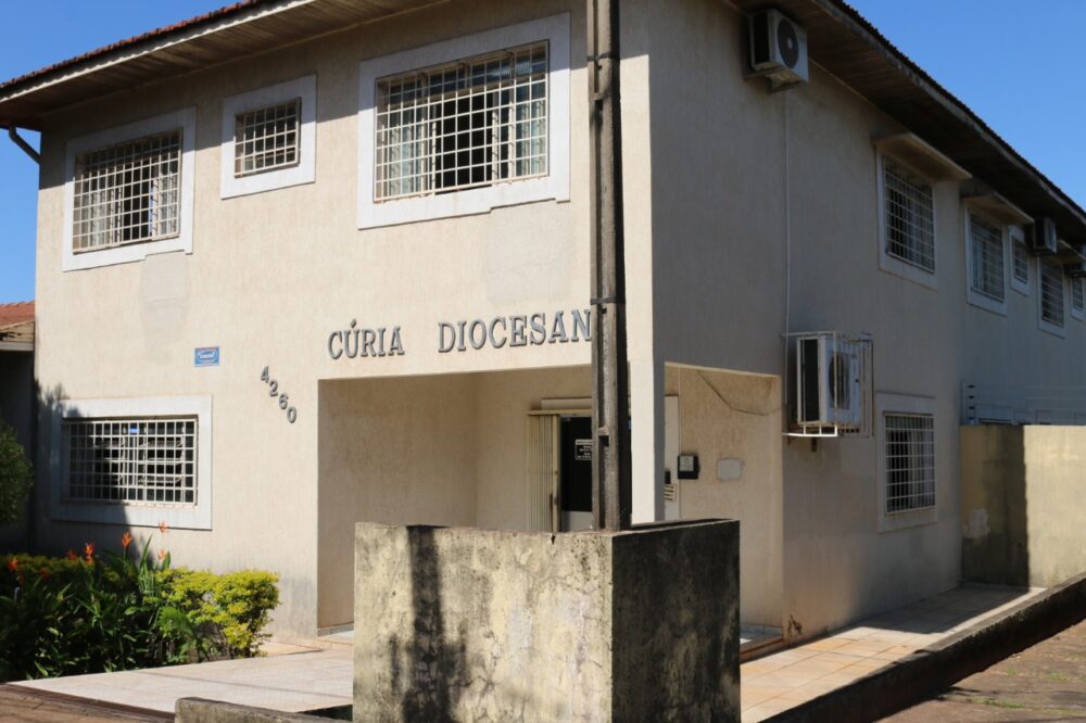 Cúria Diocesana atende em novo local