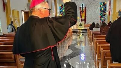 Dom João Mamede leva a chama da vela jubilar em visita à Paróquia de Rondon