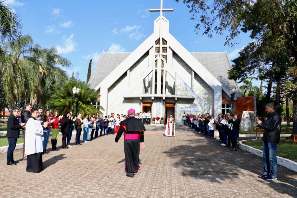 Dom João leva a chama da vela jubilar a São Tomé