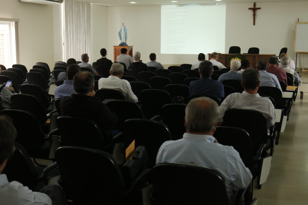 “Presbítero, Comunhão e Missão” foi o tema da 4ª Reunião do Clero de 2022