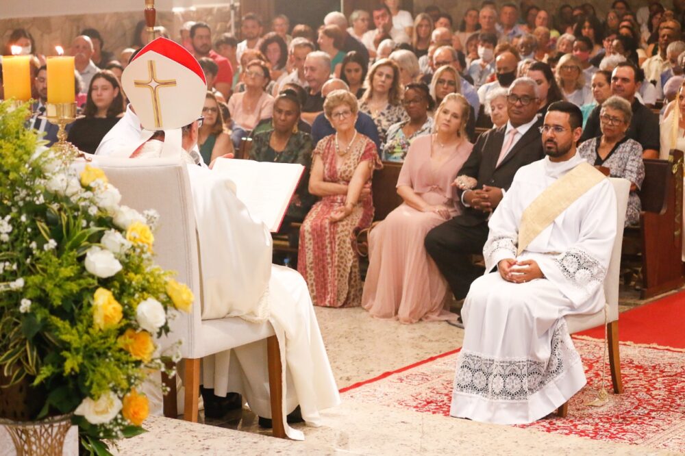 Ordenação movimenta Paróquia em Nova Olímpia