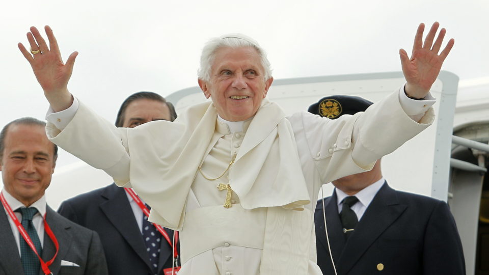 Unidos em oração pelo Papa Emérito Bento XVI
