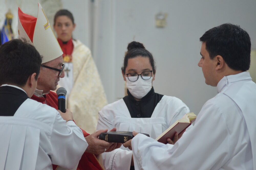 Seminarista do Instituto Discípulos de Emaús recebe o leitorado