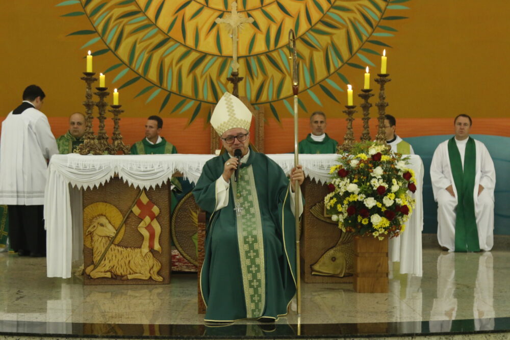 Posses e apresentações dos padres movimentam paróquias na Diocese