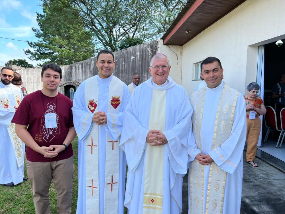 Representantes da Diocese de Umuarama estudaram o novo Missal Romano em Encontro do Regional Sul II