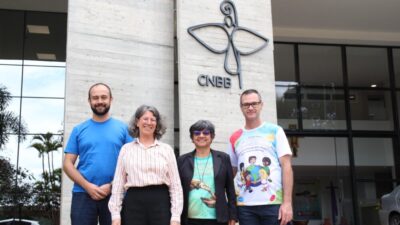 Irmã Dirce Gomes, da Diocese de Umuarama, em reunião da Comissão Missionária da CNBB