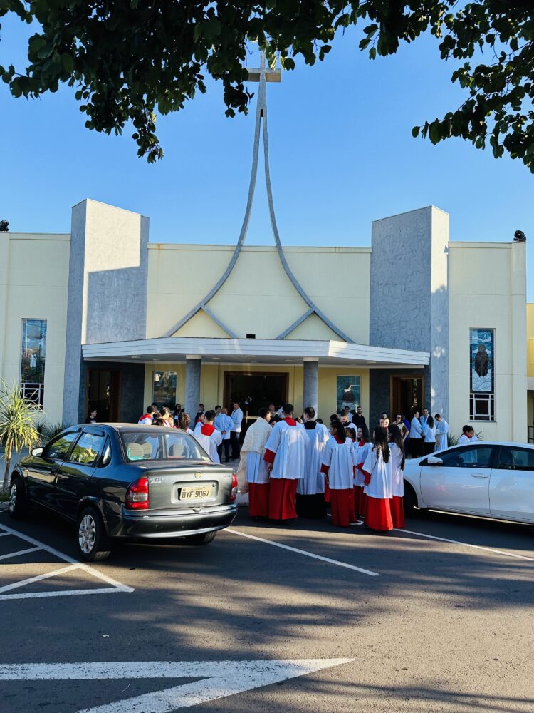Dom João visita a Paróquia São Paulo em Umuarama
