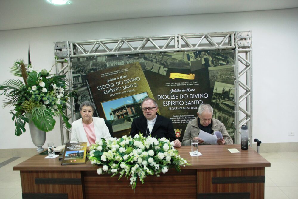 Livro Ouro é lançado em Umuarama