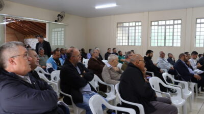 Jubileu de Ouro e o Dia do Padre foram destaque na reunião dos presbíteros