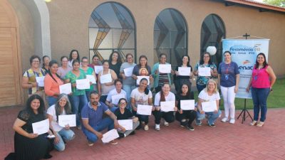 Funcionários da Diocese de Umuarama participam do curso de técnicas de limpeza