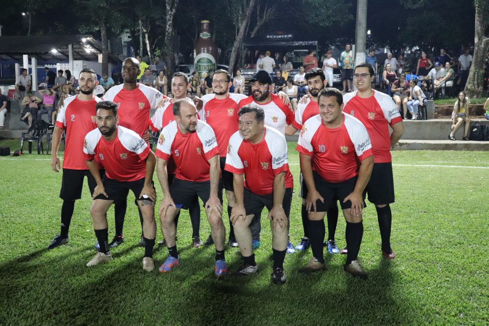 Padres da Diocese participam de jogo festivo