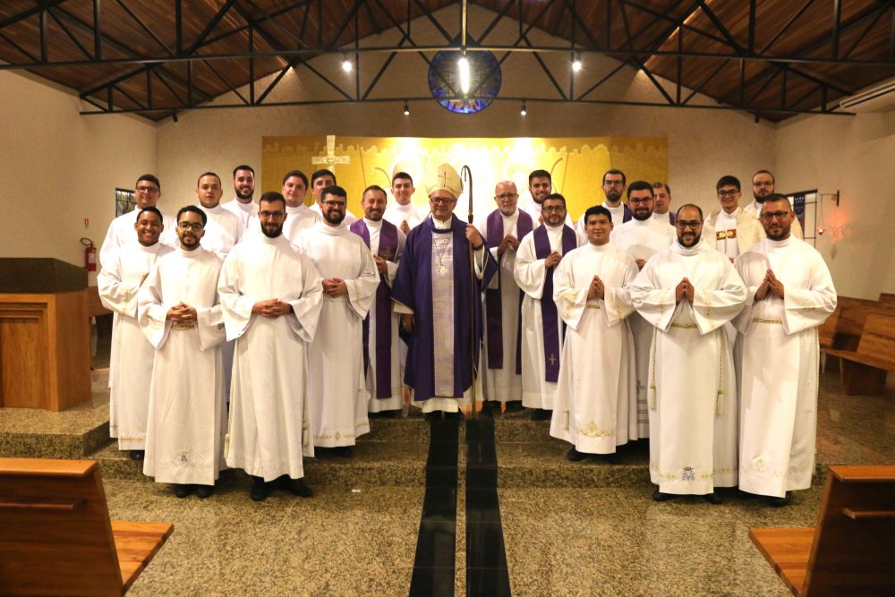 Ritos marcam o processo de formação dos seminaristas diocesanos