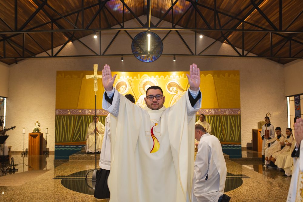 Diácono Pedro Paulo é ordenado sacerdote
