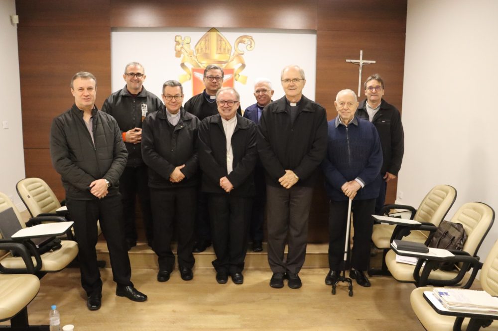 Bispos e Coordenadores da Ação Evangelizadora da Província se reúnem em Umuarama