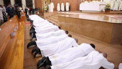 Vinte e três novos diáconos são ordenados para a Diocese de Umuarama