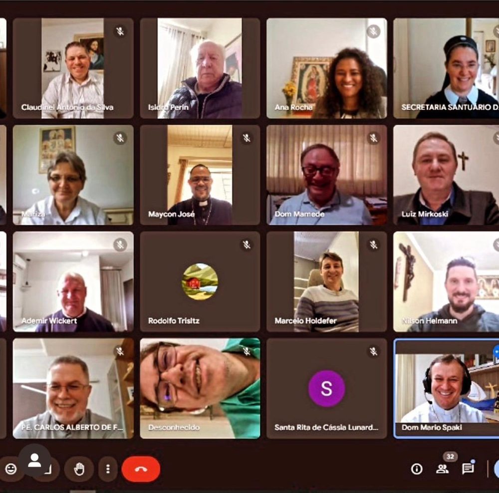 Diocese de Umuarama marca presença em reunião da Pastur do Regional Sul II