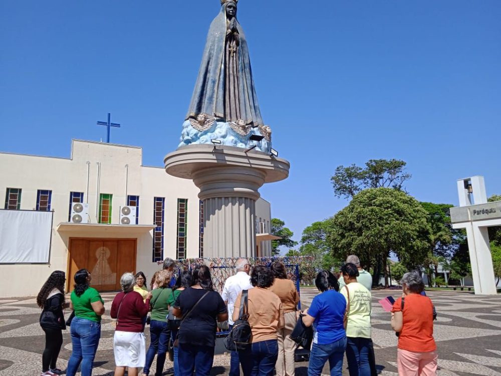 Peregrinos de Douradina fazem Turismo Religioso em Tapejara