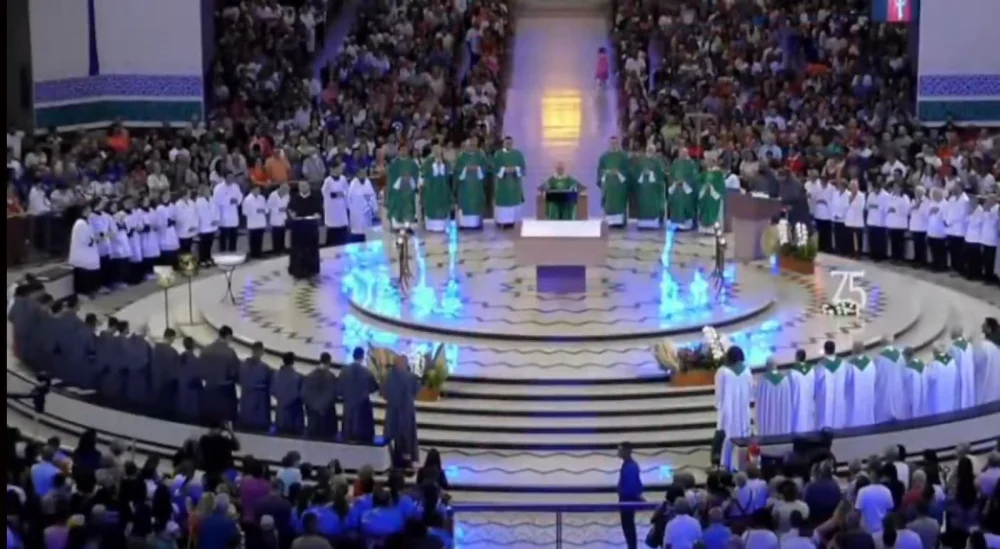 Bispo da Diocese de Umuarama preside missa em Aparecida