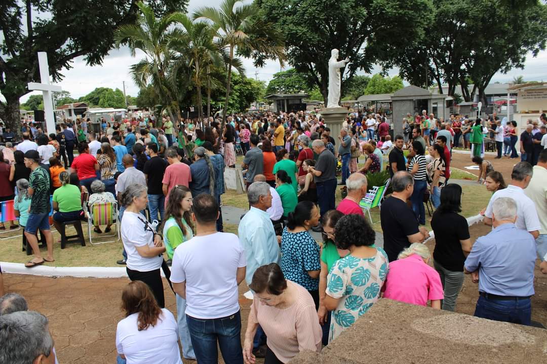 Finados: dia de esperança e oração aos irmãos falecidos