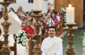 Pela imposição das mãos do Bispo Diocesano, o Diácono Danilo Barbi é ordenado Presbítero