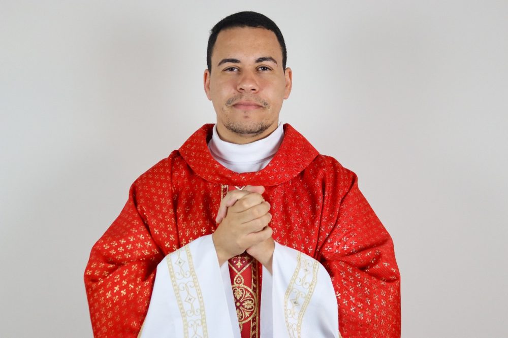 Padre da Diocese é internado com cólica renal