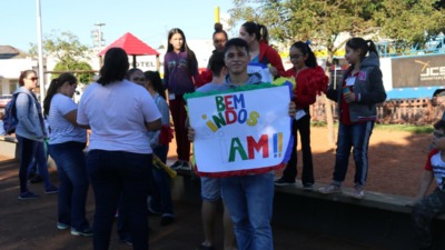 Infância missionária fez uma carreata num ato contra violência infantil